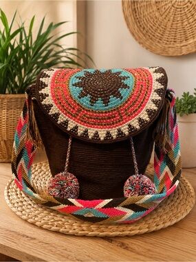 Handwoven Wayuu Mochila Bag | Colombian Artisan Crossbody Bag